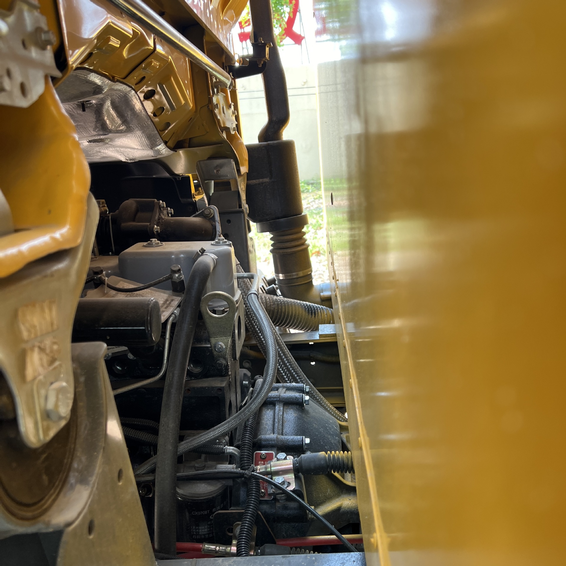 The factory exports to Africa the Sinotruk HOWO 4.2m box-type dump truck, a vehicle specifically designed for urban transportation