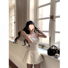 法式甜美吊带波点连衣裙女夏季新款气质掐腰显瘦绑带字蓬蓬短裙