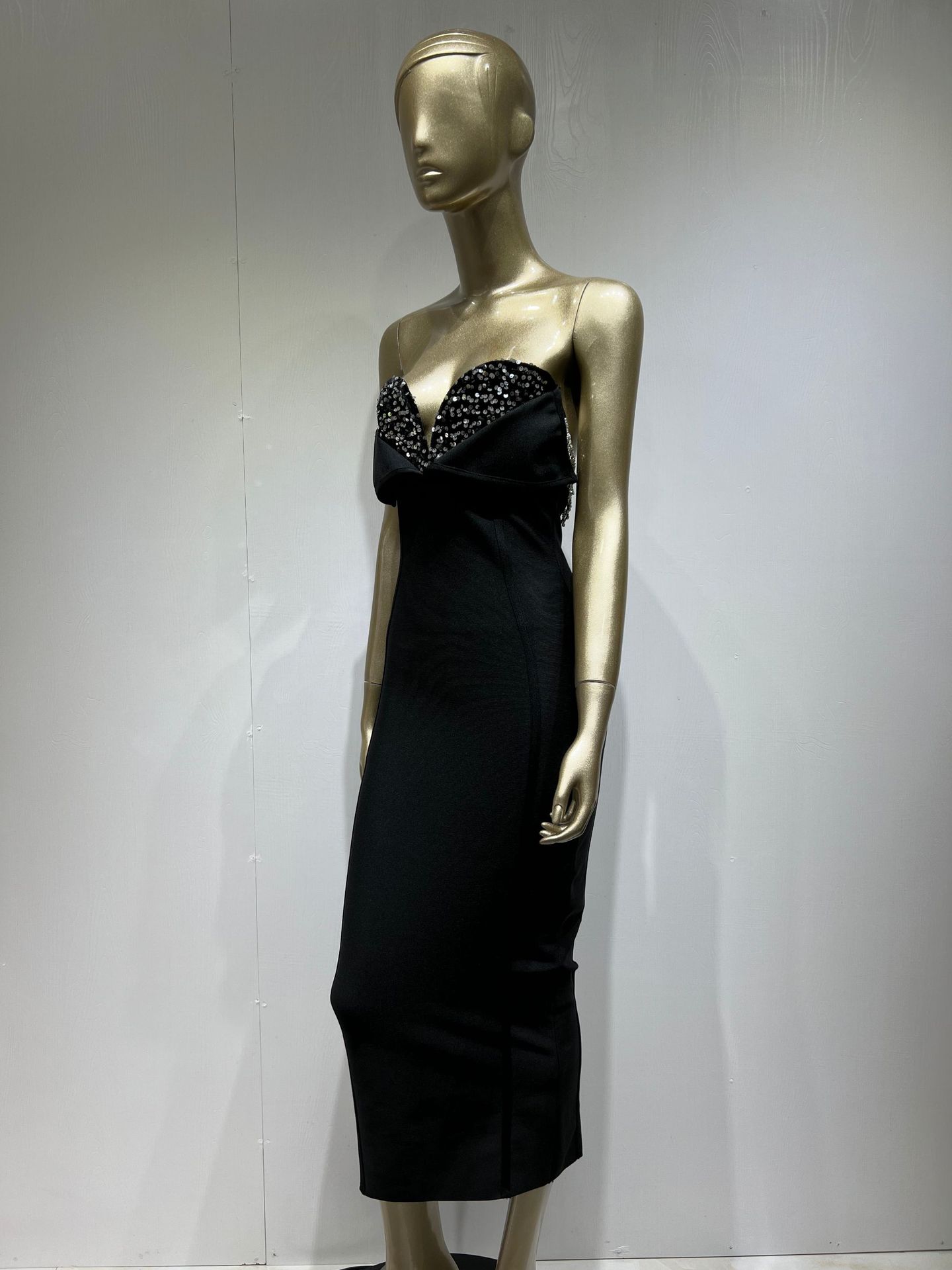 Women's Sequined Dress Image 9