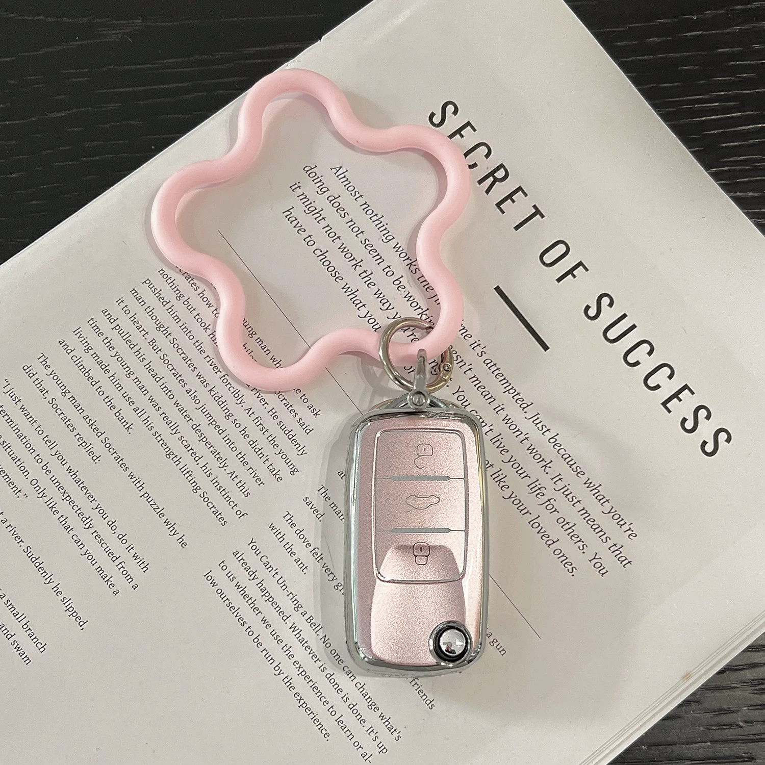 Volkswagen Key Cover for Sagitar, Bora, Tayron 300, Tharu 330, Lavida, New Golf 7, T-Roc, Car Key Case for Women