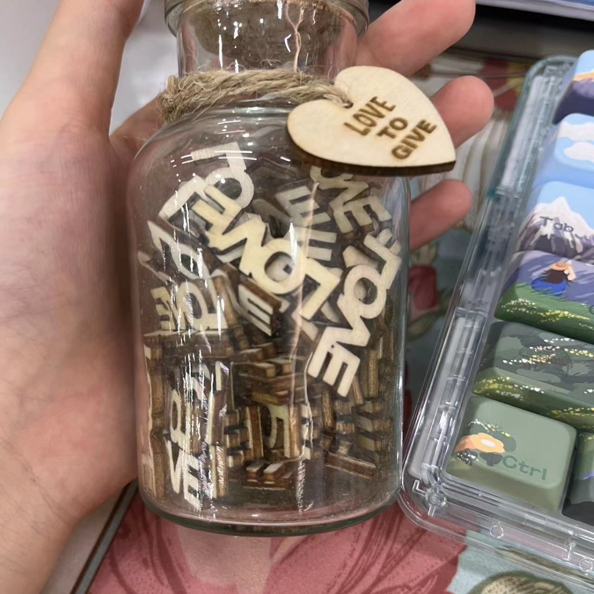 JarofFucksHugstoGive - Piezas de Madera con Forma de Letras para Desahogarse, Bromas de Cumpleaños, Alivio del Estrés de Fábrica, Disponibles en Existencias image 12