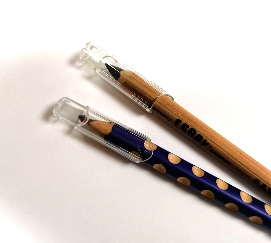 Adaptation Yi Ya Coarse rods triangle pencil reverent Cap of a pen smart cover Extension bar Extender Cap of a pen combination transparent