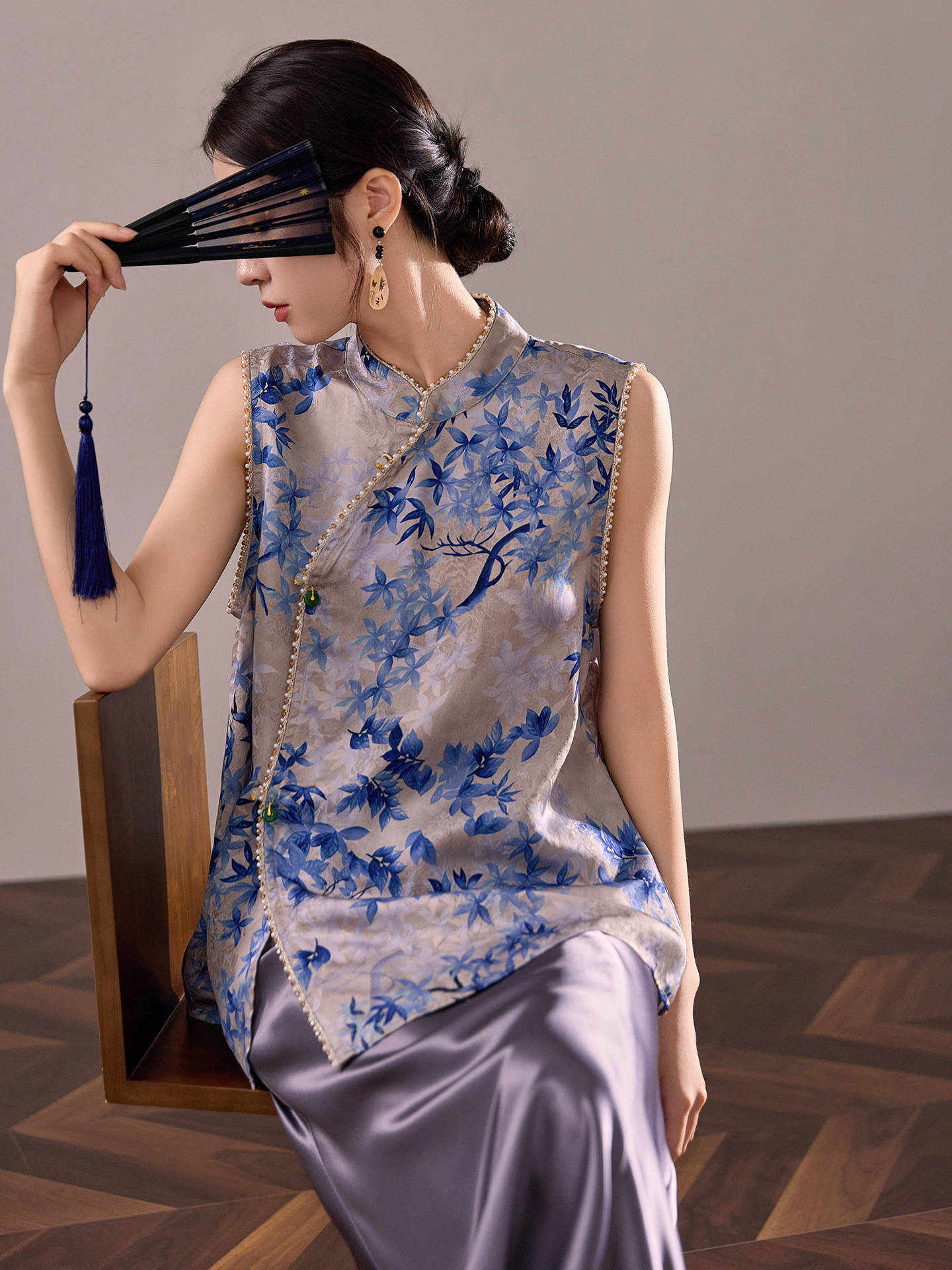 Áo vest gile nữ cổ đứng không tay phong cách cổ điển Trung Hoa, đính chuỗi hạt, mùa hè M8035 — màu xanh