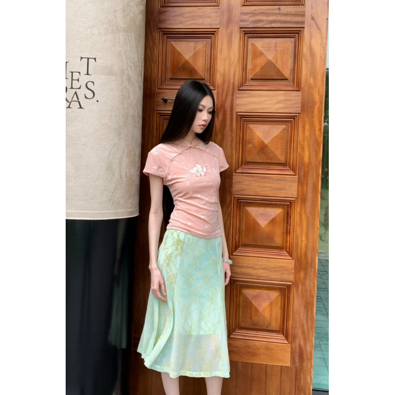 2026 New Summer Zen-Style Outfit for Women: Pink and Green Contrasting Velvet Qipao Top + Mint Green Gradient Skirt