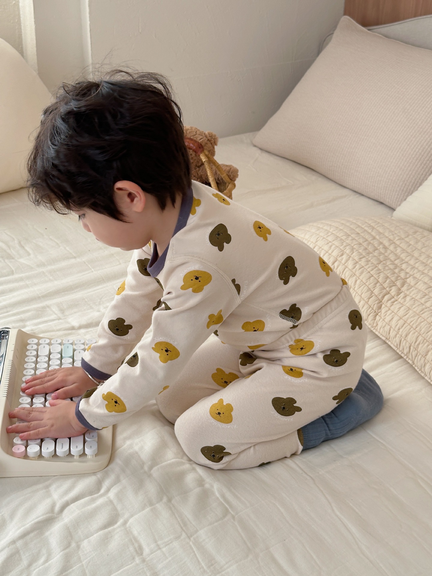 7EDA7B9C-41E0-44BA-9BCB-3E417F