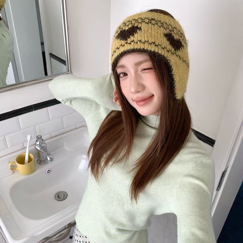 Korean-style order~Heart-shaped knitted ear warmer hat for women, autumn and winter, versatile and warm, knitted earflap hat