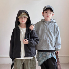 2025 秋の新韓国スタイル子供のアルファベット刺繍フード付きジャケット男の子と女の子のためのアウトドアカジュアルジャケットトレンディなスタイル