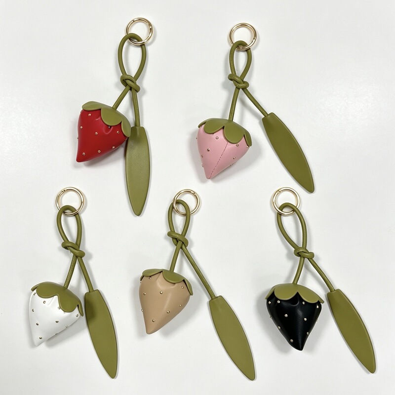 Cute Strawberry-Shaped Pu Cotton-Filled Pendant in Ins Style, Bag Charm, Keychain Decoration, Fashionable, Exquisite, and Attractive Cute Strawberry-Shaped Pu Cotton-Filled Pendant in Ins Style, Bag Charm, Keychain Decoration, Fashionable, Exquisite, and Attractive