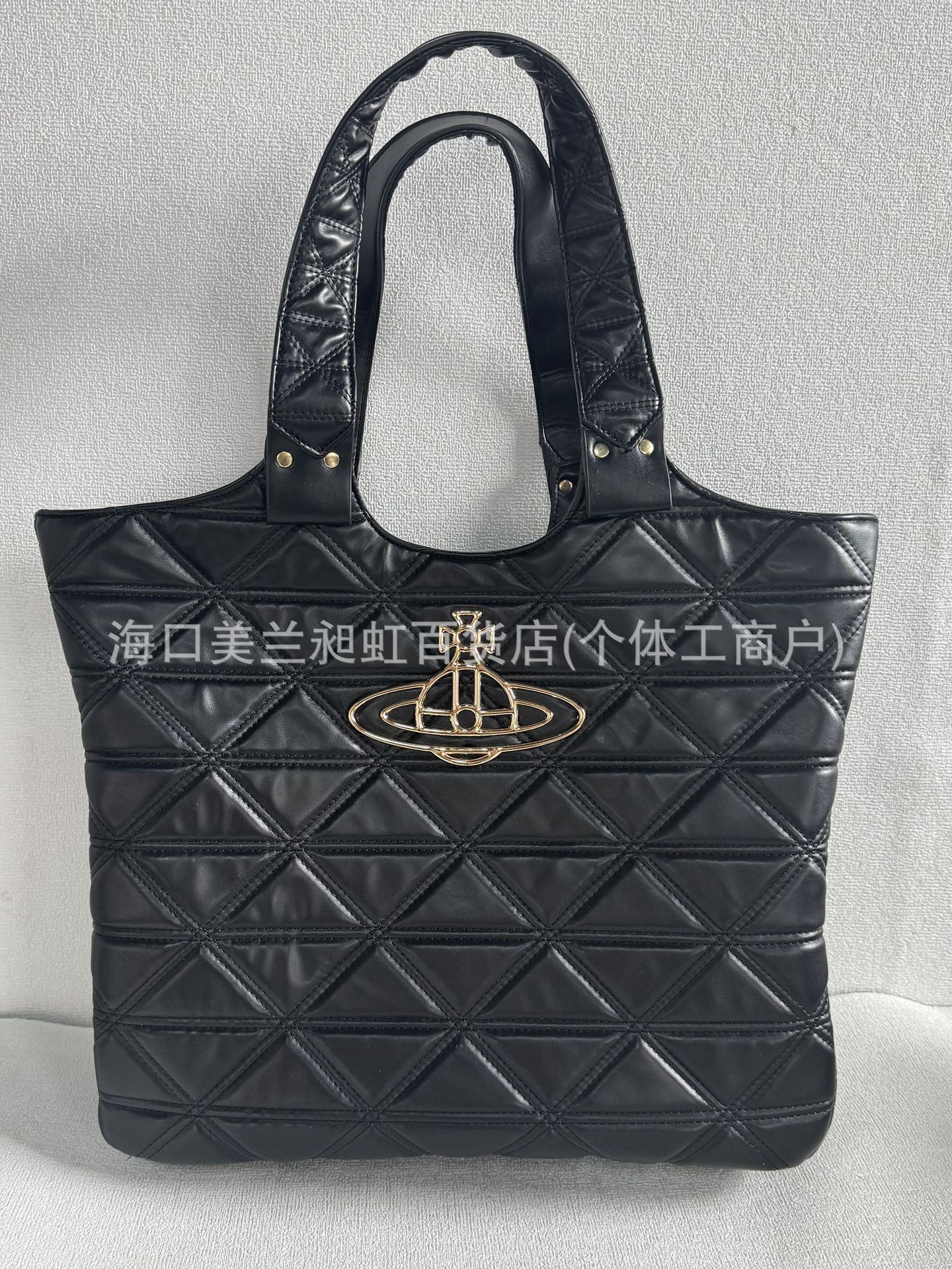 블랙 다이아몬드 퀼팅 소가죽 토트백