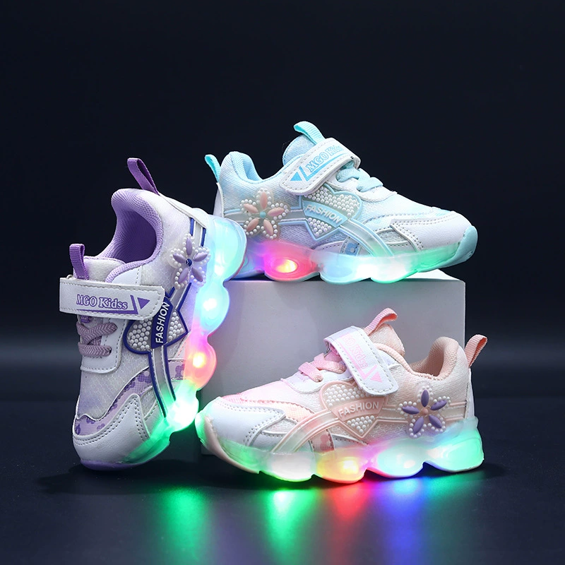 Детские кроссовки с лампой любви цветы 2024 новые дышащие девочки принцесса беговые туфли 1-6 лет светящие туфли