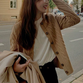 连衣裙;女式羊毛衫;女式针织衫