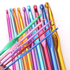 編織工具毛衣針 彩色鈎針+銀色金屬鈎針 皮套裝22根DIY勾針包王金