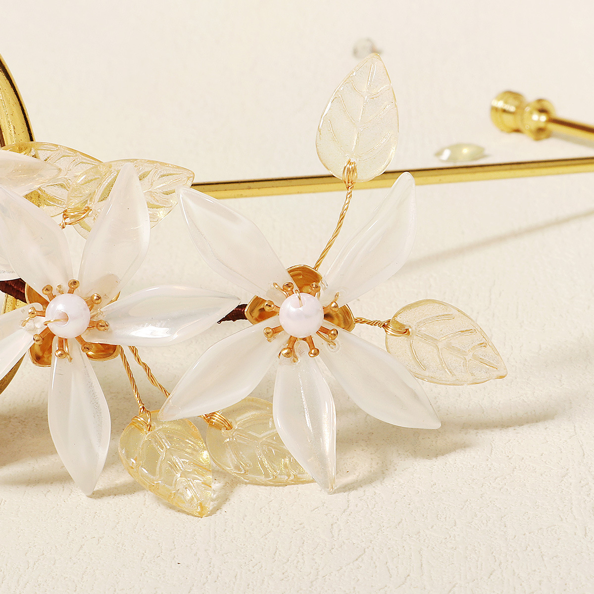 Retro Flower Rhinestone Pearl Insert comb 1 Piece