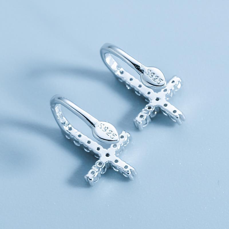 925 Cruz de plata esterlina clip de oreja simple personalidad de las mujeres pendientes sin orejas pendientes de temperamento de moda