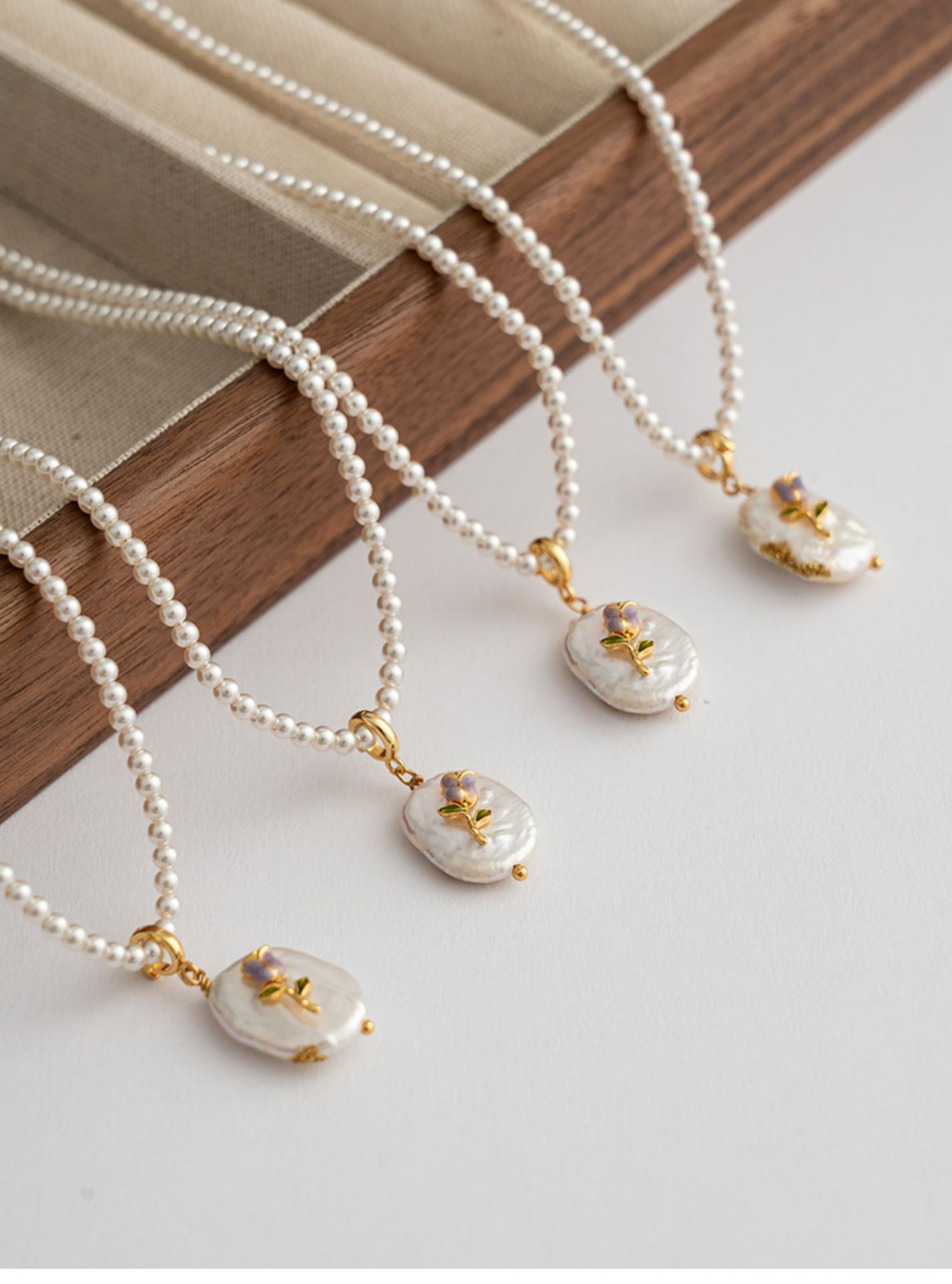 13g Weight Imitation Pearl Pendant Material Pendant Necklace Classification Beaded Chain Chain Type 1 Piece Quantity Holiday Occasion Imitation Pearl, Copper Material Flower Pattern All Seasons Season Women's Gender Beaded Design Vacation, Simple Style Style Vacation Simple Style Flower Imitation Pearl Copper Beaded Chain Beaded Necklaces Wholesale 6