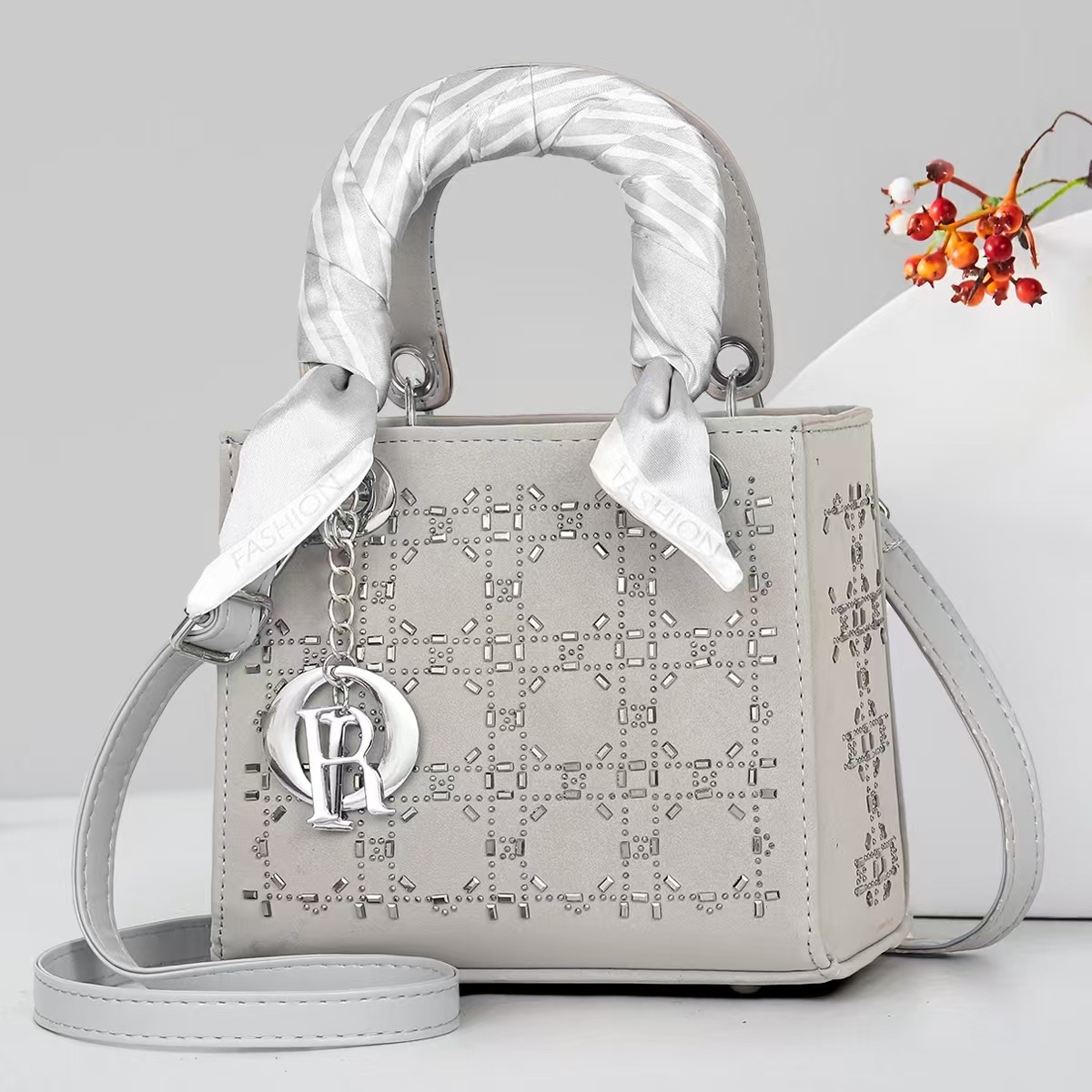 Versión coreana de todo fósforo bolso cuadrado pequeño bolso femenino comercio exterior 2025 fabricante de verano nuevo bolso de mensajero de un solo hombro Xia Tiandi image 3