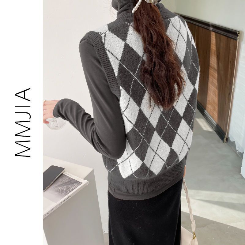 Retro en forma de diamante Plaid Chaleco de punto para las mujeres Otoño e Invierno Nuevo estilo exterior sin mangas suéter con cuello en V apilados chaleco suave desgaste exterior image 3