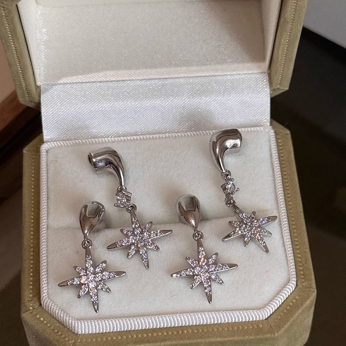 925 Silver Needle Eight-Pointed Star Earrings Accessible Luxury Niche High-End Super Flash Zircon Star Earrings a Two-Wear Earrings