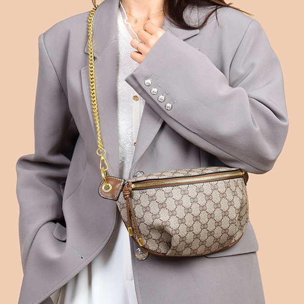 2024 nuevo bolso de pecho retro, temperamento impreso, bolso de bola de masa de media luna, bolso de hombro de gran capacidad, bolso de mensajero, bolso de mujer