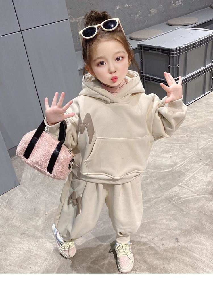 Plysjsett for jenter 2023 nye friterte gatehøst vinterklær barne- og guttesport fortykket genser_voghion.com