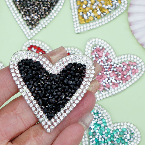 Hot melt adhesive decorative net, love diamond, hot diamond, creative patch, clothing bag patch, mobile phone case hot picture, direct supply from the manufacturer