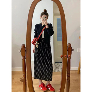 ��aŮ�b�����n��A�I�L��ᘿ��_��+�������c����ȹ�@�݃ɼ���Ů