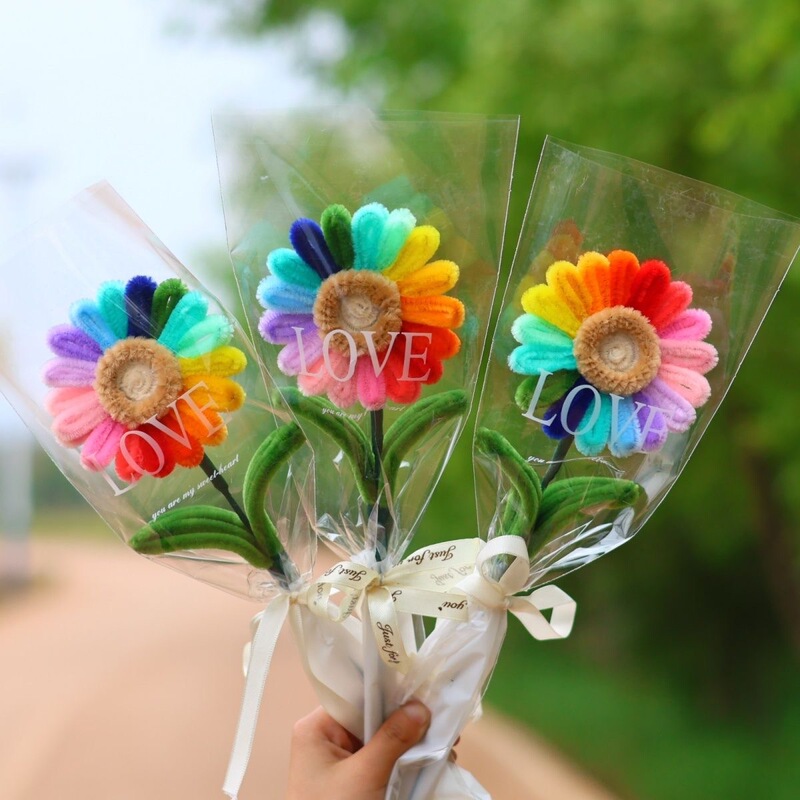 Finished Sunflower Twist Stick Bouquet for Teacher's Day, Creative Sunflower Gift for Graduation, for Classmates and Teachers Finished Sunflower Twist Stick Bouquet for Teacher's Day, Creative Sunflower Gift for Graduation, for Classmates and Teachers