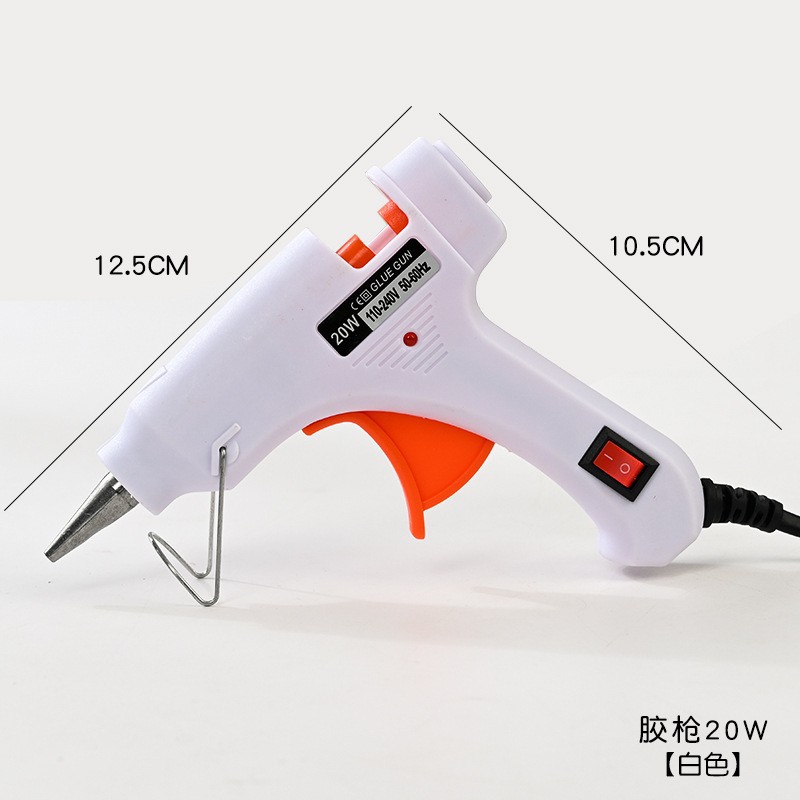 花屋の材料の花の花束を包装して手作りのdiyバラの花を刺します。