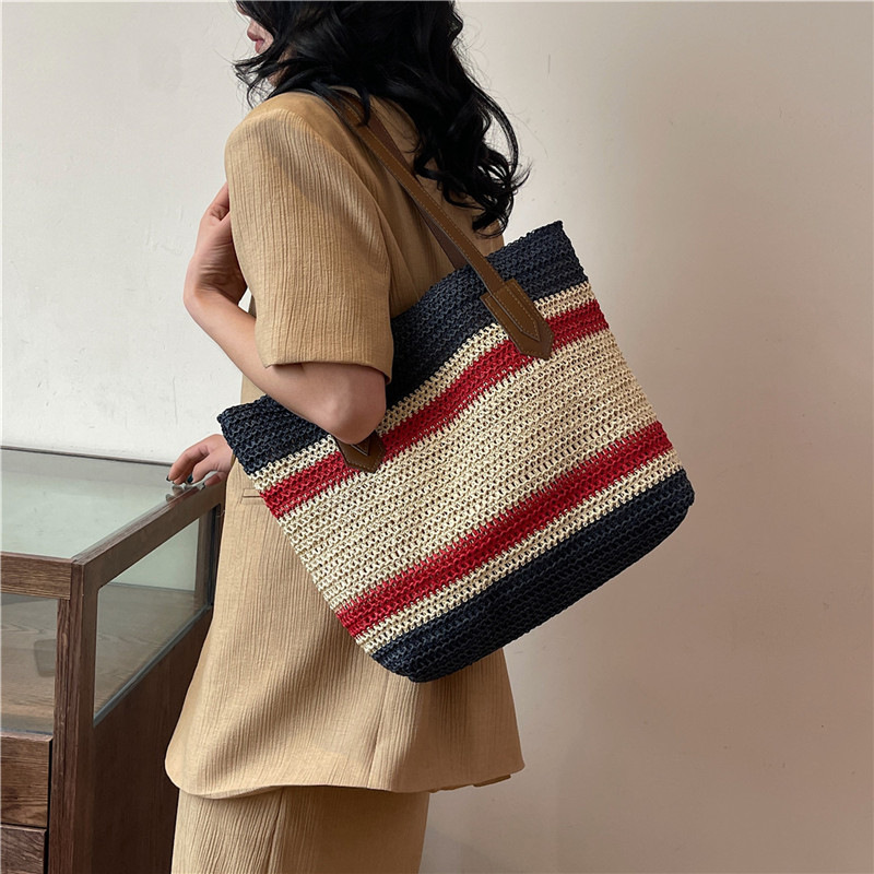Wholesale of new straw woven bags for Spring 2025, large-capacity cross-border trendy and fashionable tote bags, casual commuting underarm bags undefined