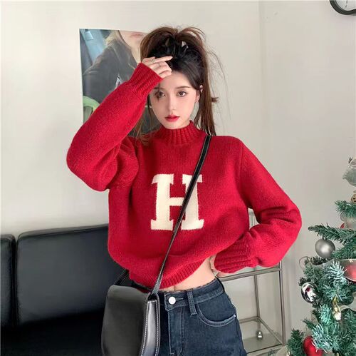 Women's Loose Short-Sleeve Knit Top with Alphabetic Embroidery, Fashionable Outerwear, Fall/Winter New Arrival Soft and Plush Cardigan
