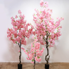 桜の木のウェディングホテルのお祝いの装飾植物の飾り物をシミュレーションします。