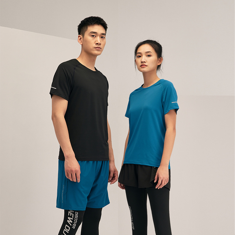 Deportes casuales de verano de manga corta hombres y mujeres al aire libre transpirable fitness corriendo ropa de secado rápido grupo estudiante camiseta en stock A