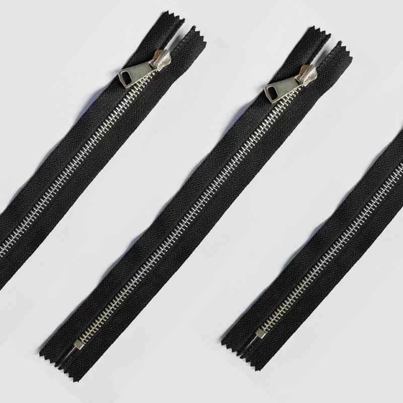 厂家供应普通滚镀金属闭尾拉链银牙拉链顺牙拉链铜质拉链Zippers