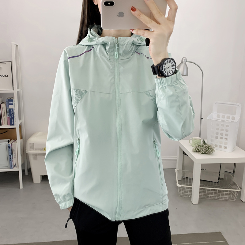 Primavera y otoño doble cara vestir ropa de asalto mujer al aire libre una sola capa de chaqueta con sombrero a prueba de viento camuflaje traje de montaña chaqueta de manga larga hombre