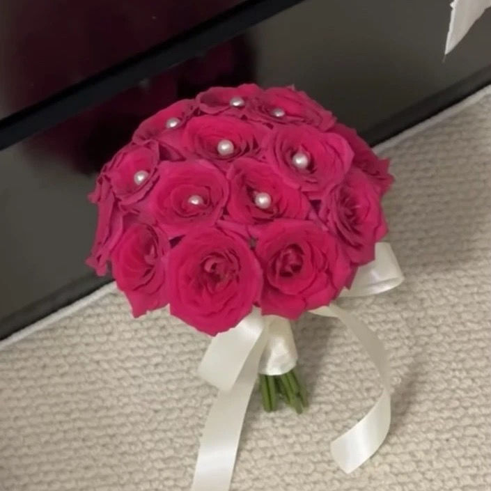 仿真花球玫瑰新娘结婚当天感领证新婚礼物订婚出嫁手捧花|undefined