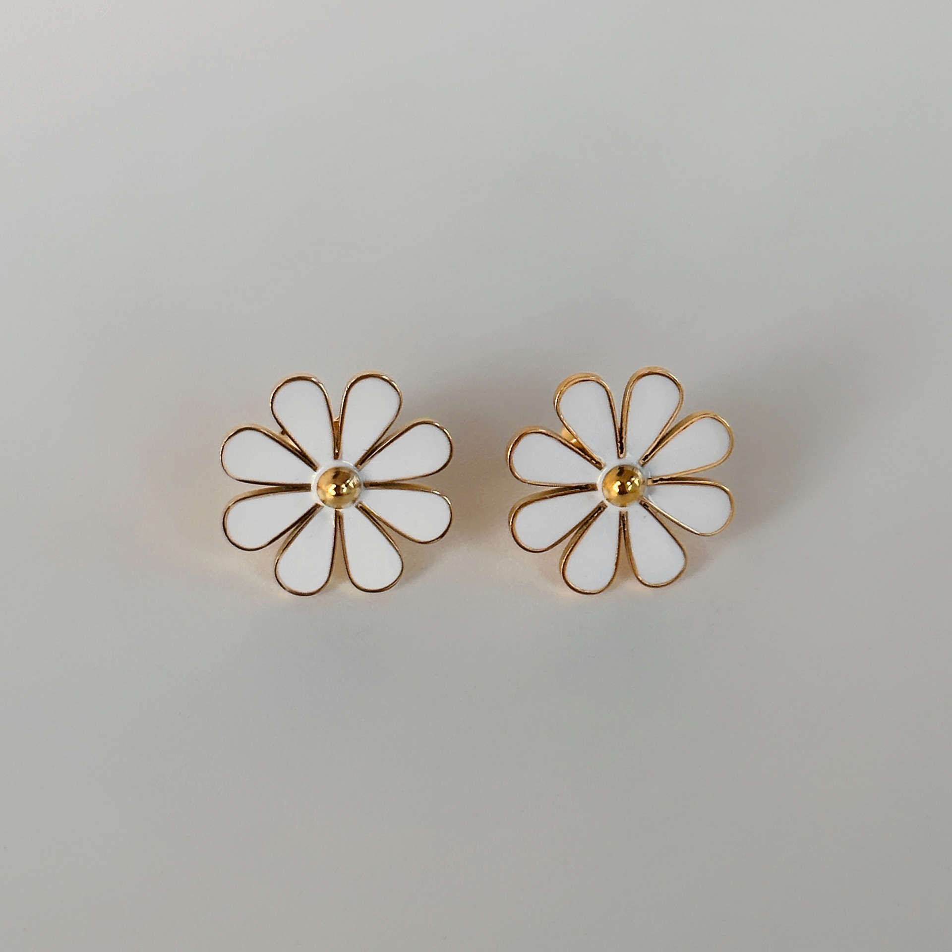 1 Pair Simple Style Commute Flower Plating Titanium Steel Gold Plated Ear Studs display picture 4