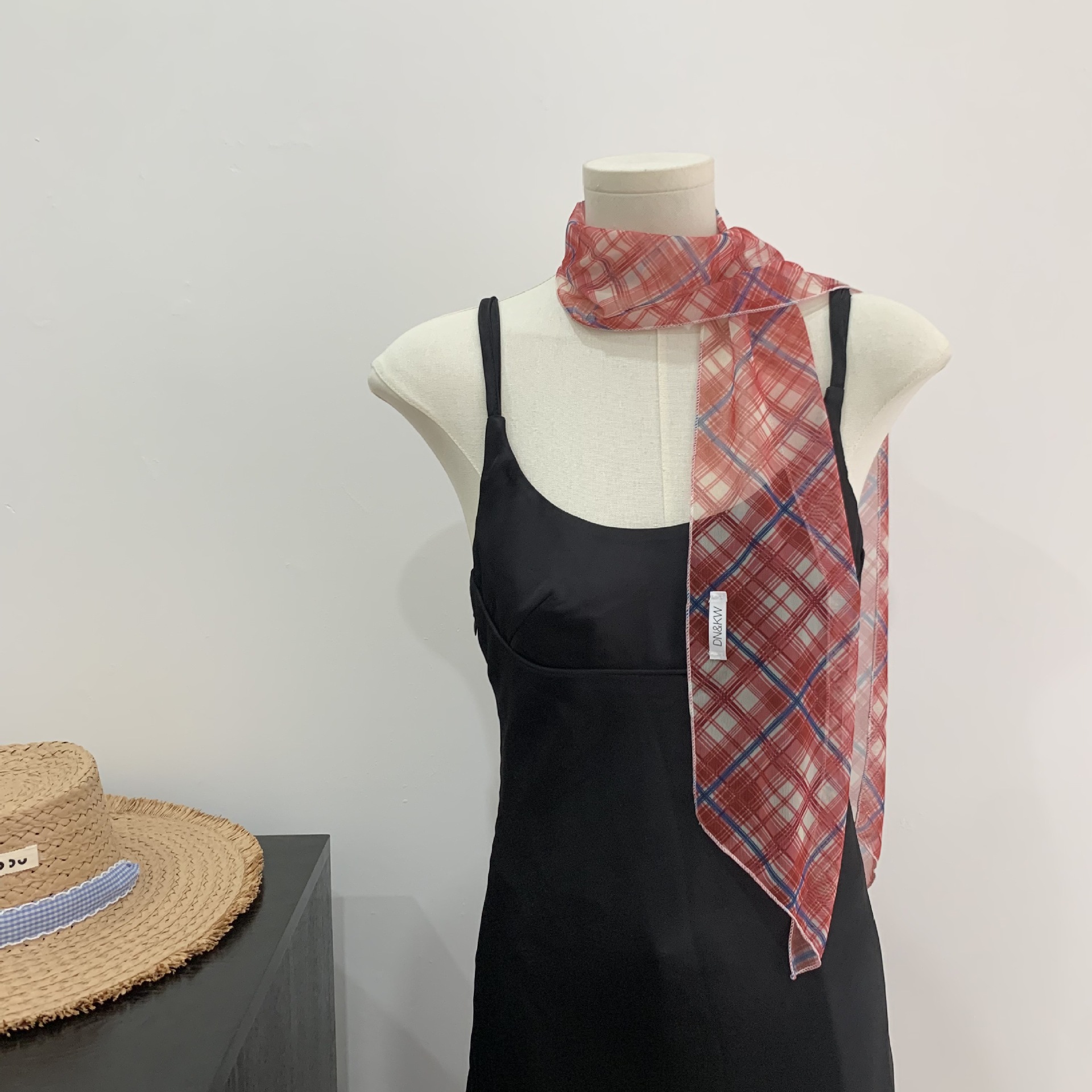 Elegant Silk Scarf For Women Versatile Spring Summer Neck Accessory_voghion.com