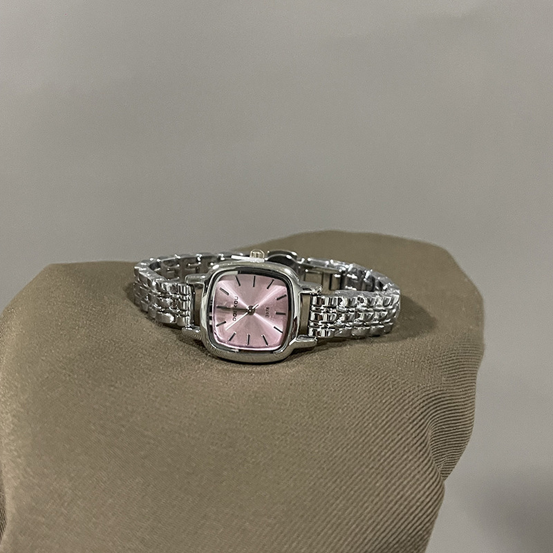 Small Cube Chain-Style Watch for Women, Ins-Style British Style, Student French Niche, Simple, High-End, Light Luxury, Exquisite, Versatile Small Cube Chain-Style Watch for Women, Ins-Style British Style, Student French Niche, Simple, High-End, Light Luxury, Exquisite, Versatile