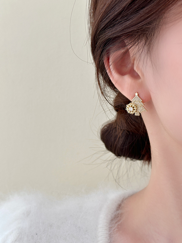 Christmas earrings rotating Christmas tree S925 silver needle earrings unique design rotating earrings Christmas tree earrings_voghion.com