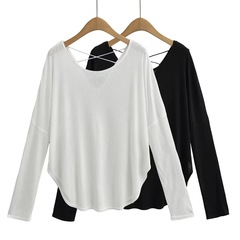 ジャズダンスはゆったりしていて、やせているブラウスの長袖のtシャツはだらだらしています。