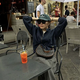 连衣裙;女式T恤;女式针织衫