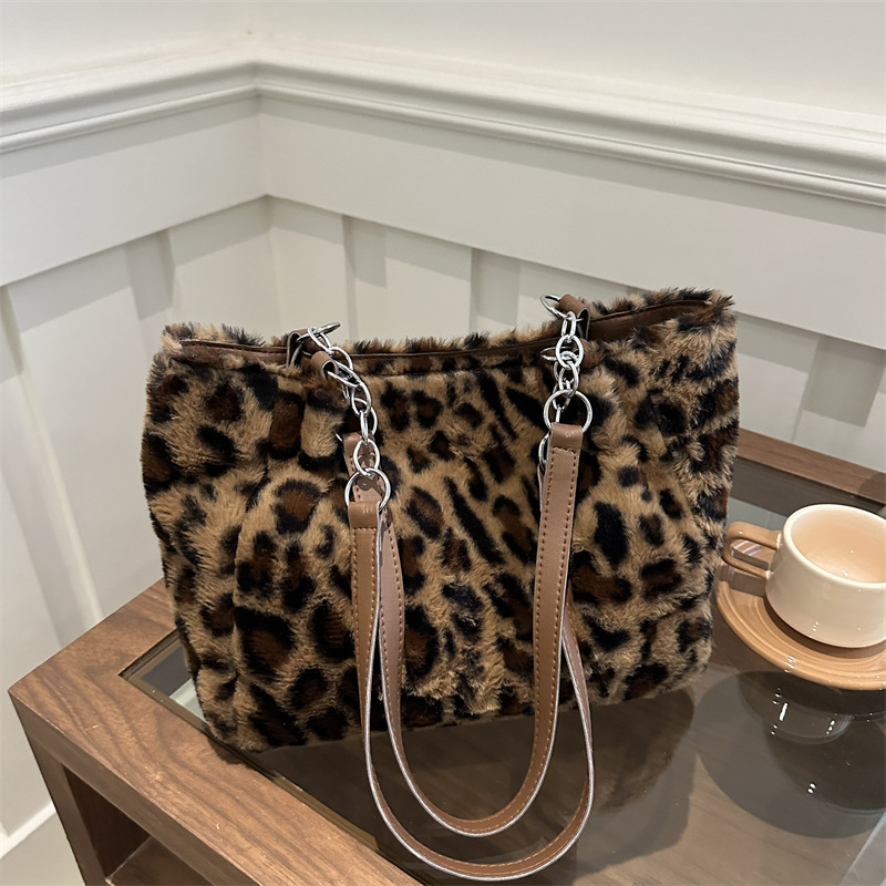 2024 nuevo estilo coreano bolso grande de felpa estilo ins bolso de gran capacidad de un solo hombro bolso de lana bolso casual con estampado de leopardo