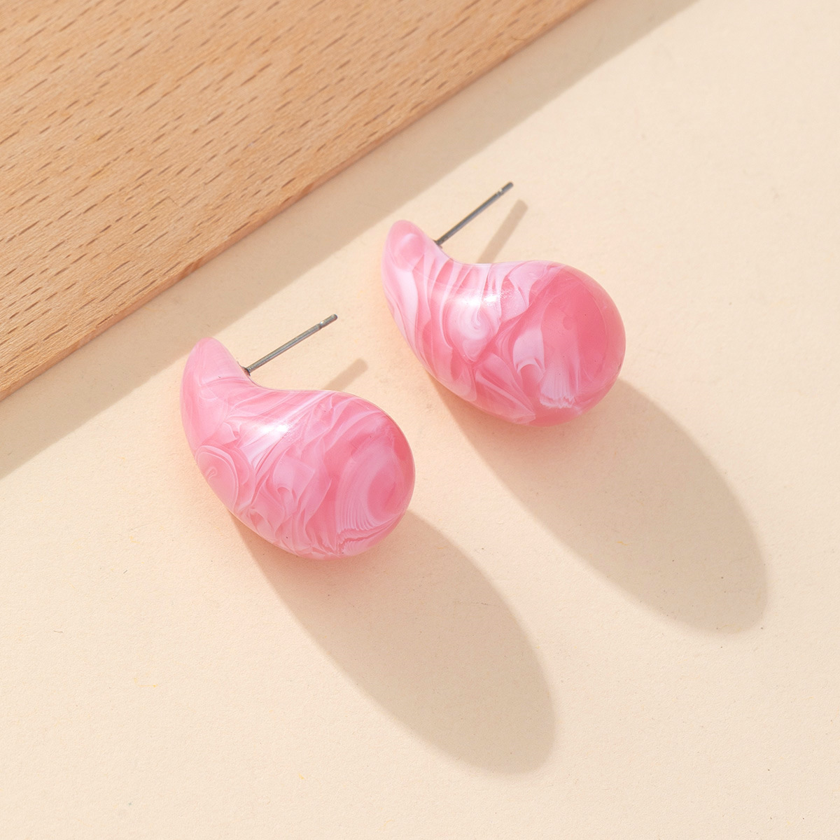 1 Pair Simple Style Water Droplets Irregular Stoving Varnish Arylic Ear Studs display picture 3