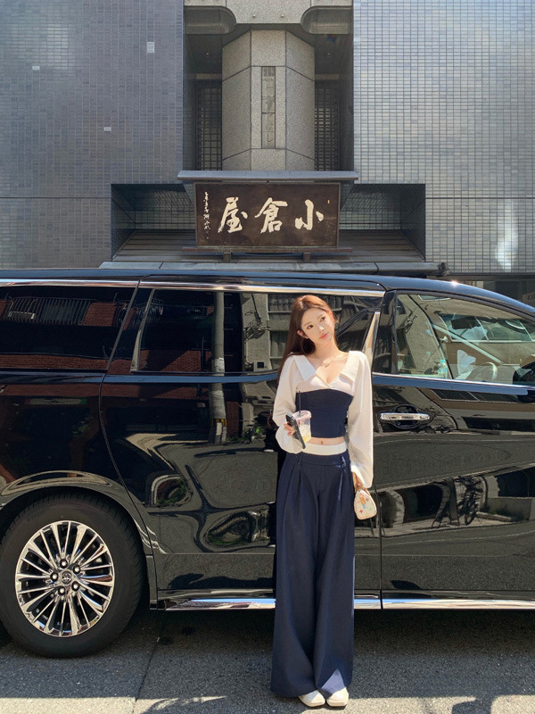 CHICYOU 松弛慵懒假两件拼色修身白衬衫上衣+休闲直筒长裤套装|undefined
