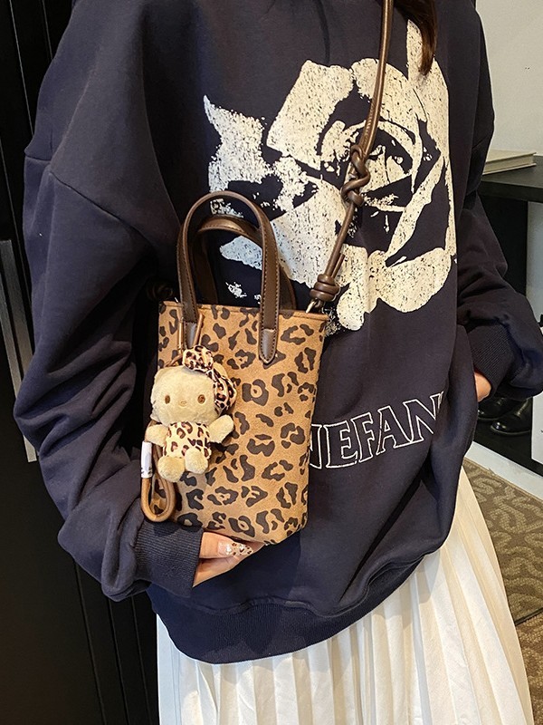 秋冬季复古小众豹纹包包女2025新款百搭斜挎包超火麂皮绒面手机包|undefined