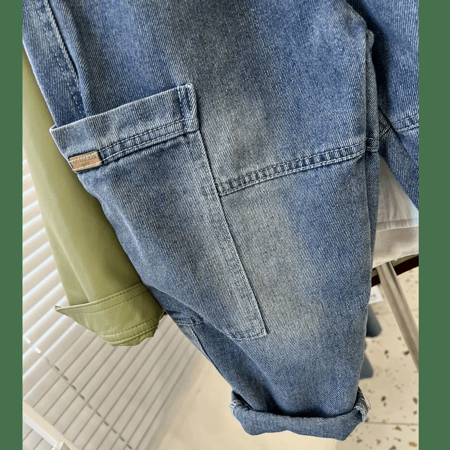 Primavera y otoño nuevos pantalones jeans sueltos para niños, pantalones casuales coreanos, pantalones de moda para niños, pantalones largos de diseño universal image 4