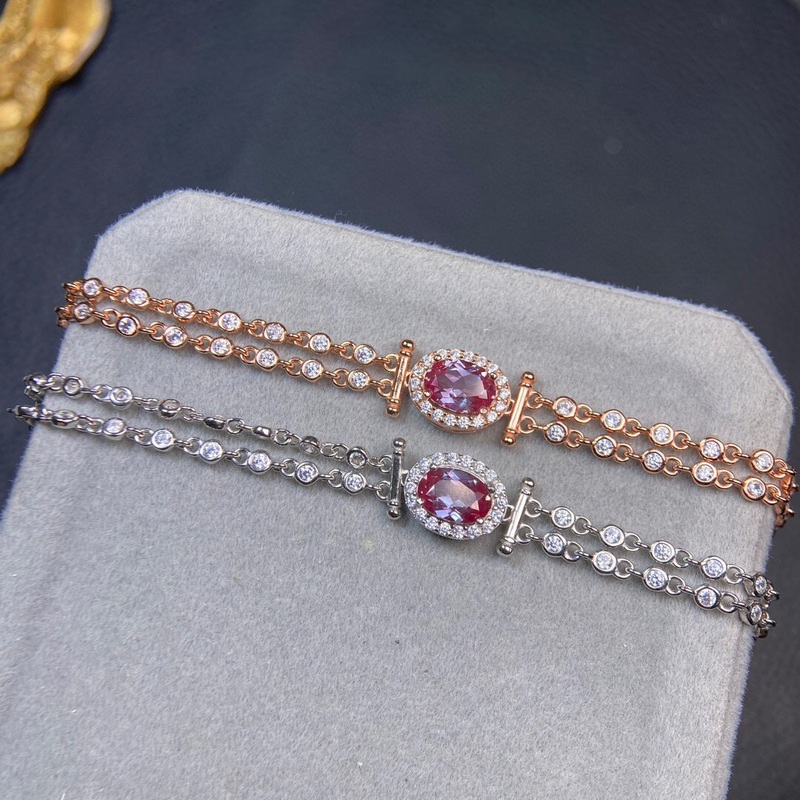 The Beautiful Alexander Bracelet Has a Strong Red-Green Discoloration Effect and Is Inlaid with S925 Silver