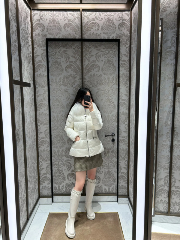 蒙家高奢至臻版Boed毛领收腰女士短款羽绒服90白鹅绒抗寒保暖羽绒|undefined