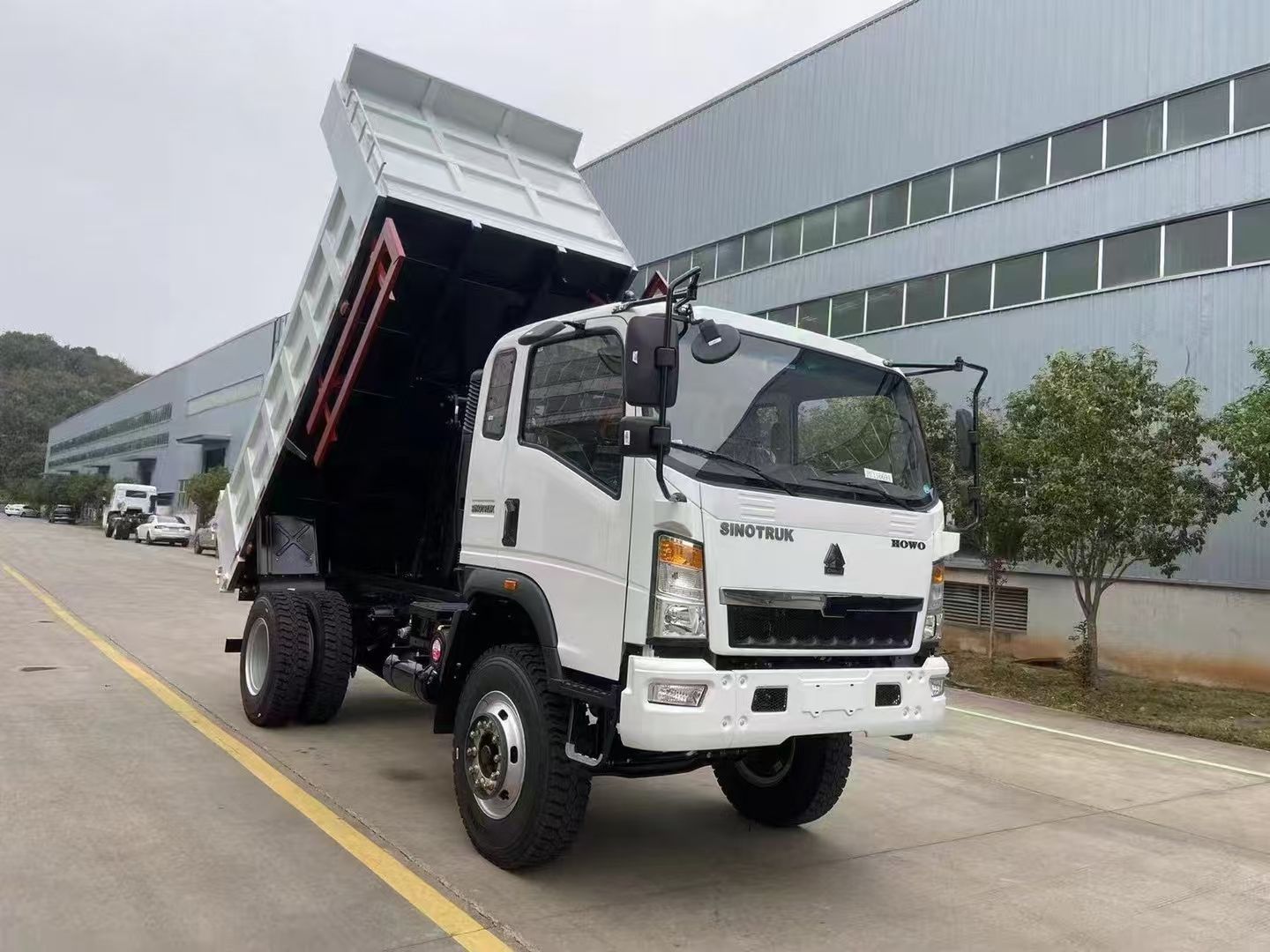Howo dump truck, small tipper truck, 4x2 soil dump truck, 5-ton 10-ton soil transport vehicle