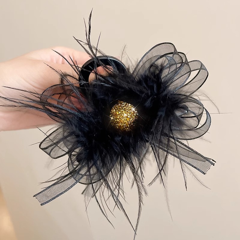 Gran clip de tiburón Otoño e Invierno pluma agarre de alta calidad piel de avestruz horquilla hembra Cabeza trasera Clip de felpa tocado